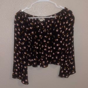Cute billabong blouse size small :)